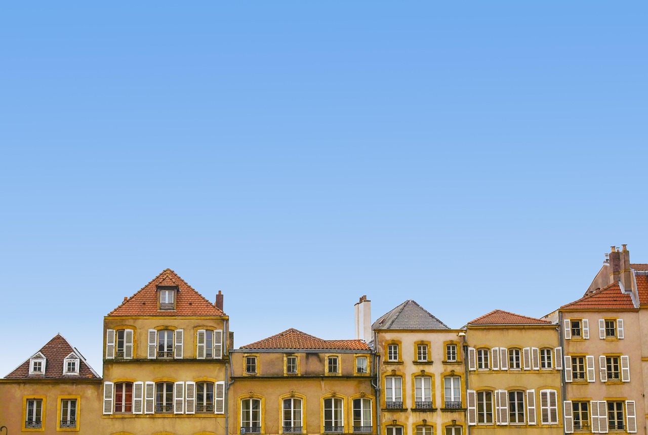 découvrez les dernières tendances du marché immobilier, conseils pour acheter ou vendre un bien, et astuces pour réussir votre investissement immobilier.