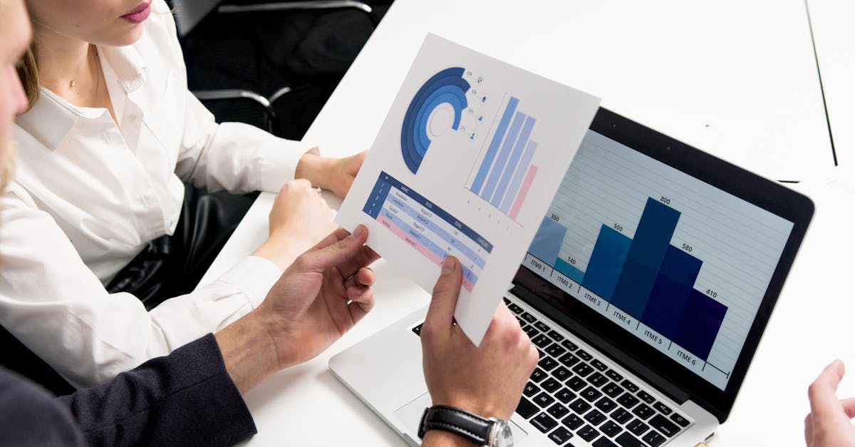 découvrez comment effectuer une analyse de la concurrence efficace pour identifier les forces et faiblesses de vos rivaux, optimiser votre stratégie marketing et améliorer votre part de marché. explorez des outils et des techniques pour mieux comprendre votre secteur.