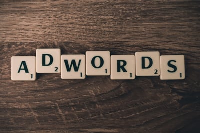 Google lutte contre les sites web qui manipulent le bouton retour du navigateur