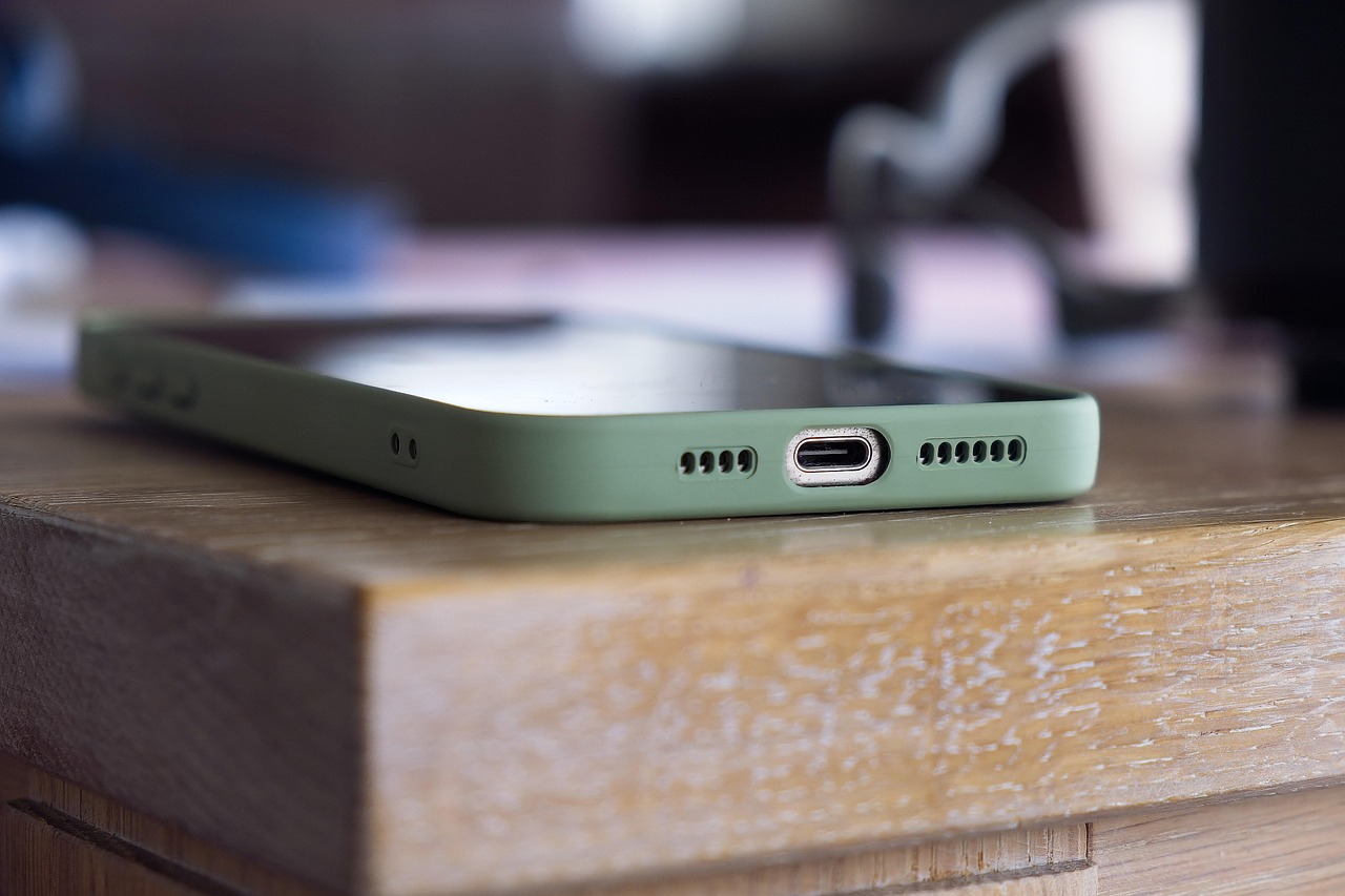Grossiste smartphone : comment choisir le bon partenaire en 2025 ?